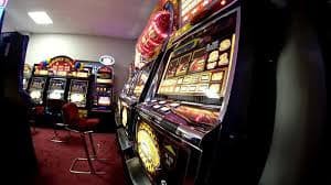 Filipino players browsing jlboss apk on mobile phones for sports and casino games